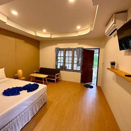 Silver Beach Resort Ламаи-Бич Экстерьер фото