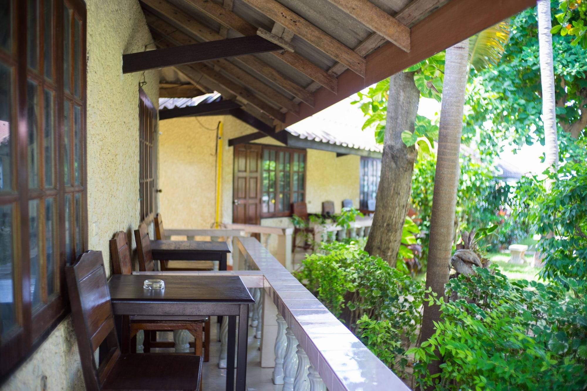 Silver Beach Resort Ламаи-Бич Экстерьер фото