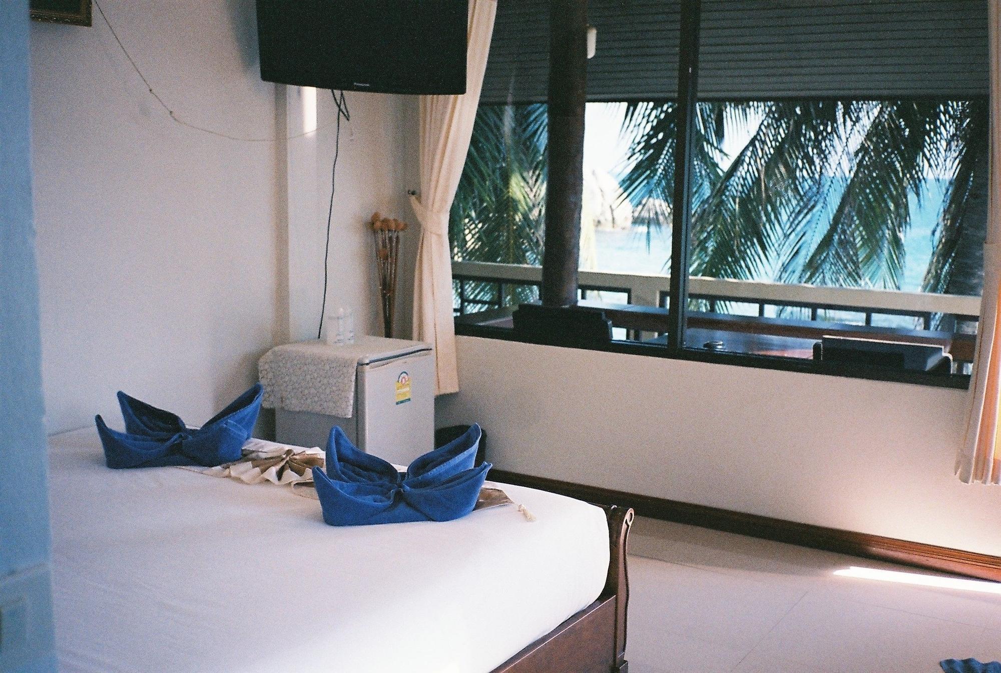 Silver Beach Resort Ламаи-Бич Экстерьер фото