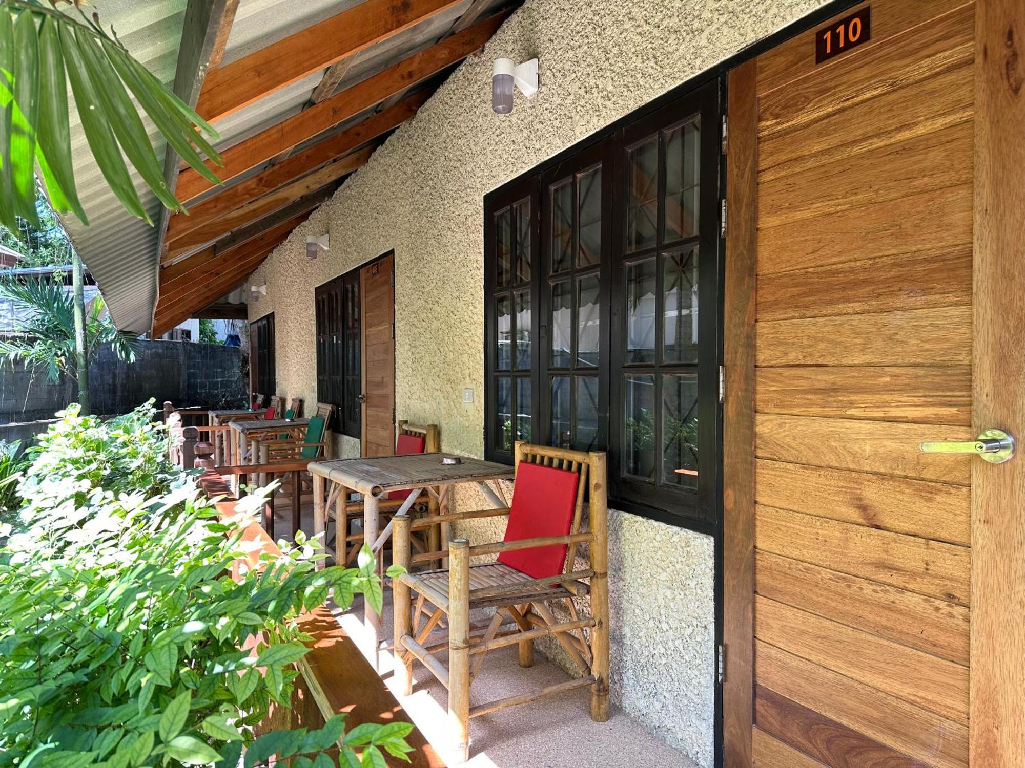 Silver Beach Resort Ламаи-Бич Экстерьер фото