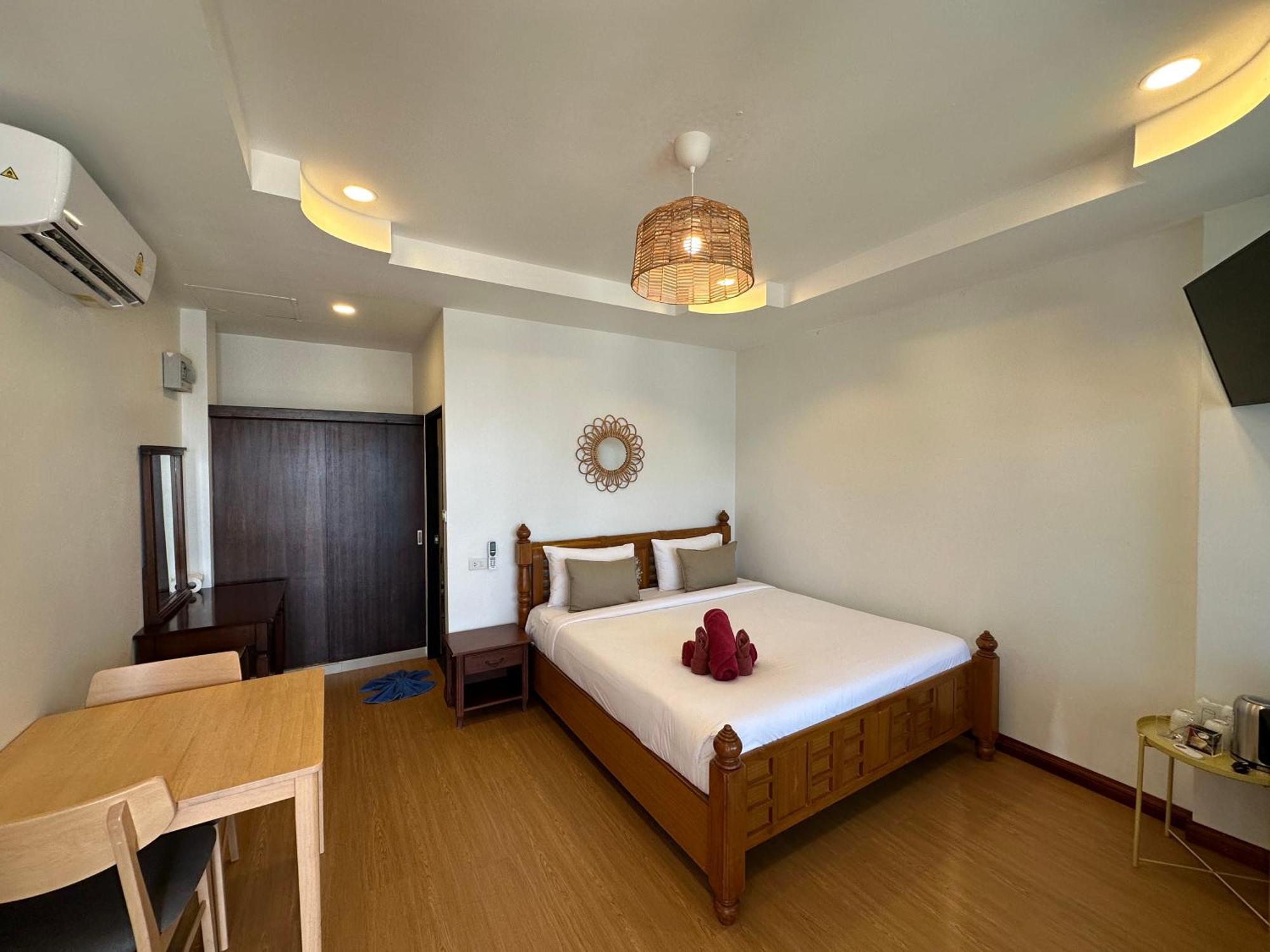 Silver Beach Resort Ламаи-Бич Экстерьер фото