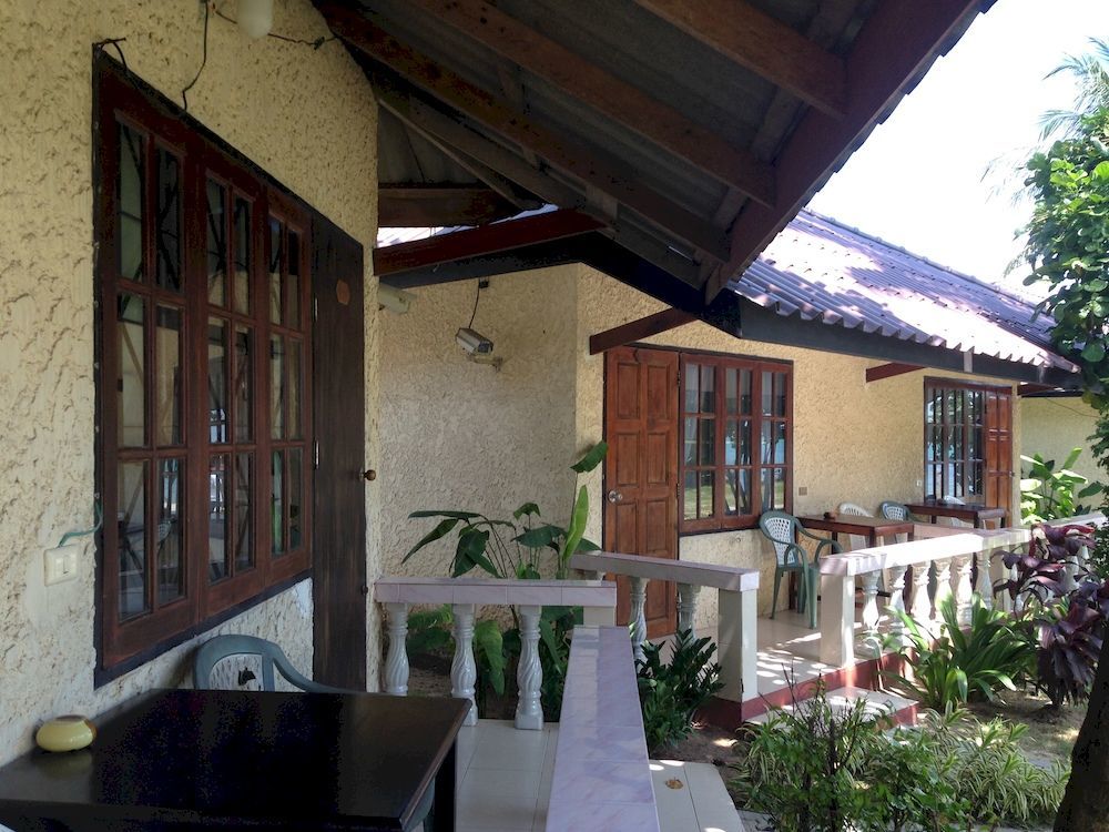 Silver Beach Resort Ламаи-Бич Экстерьер фото